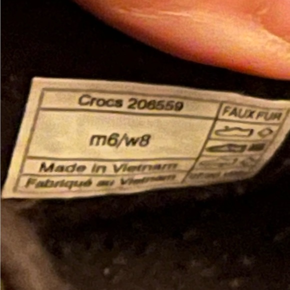 CROCS. Size 6 in men and 8 in woman. - Picture 5 of 5